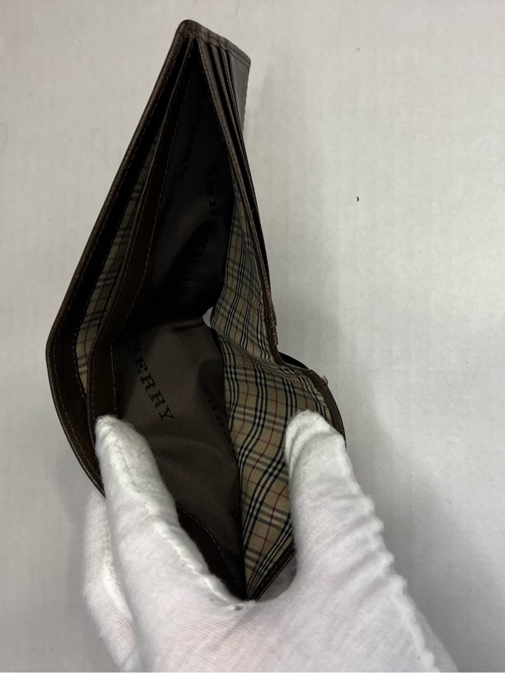 Burberry Bifold Wallet in a dark brown saffiano leather - Picture 12 of 14